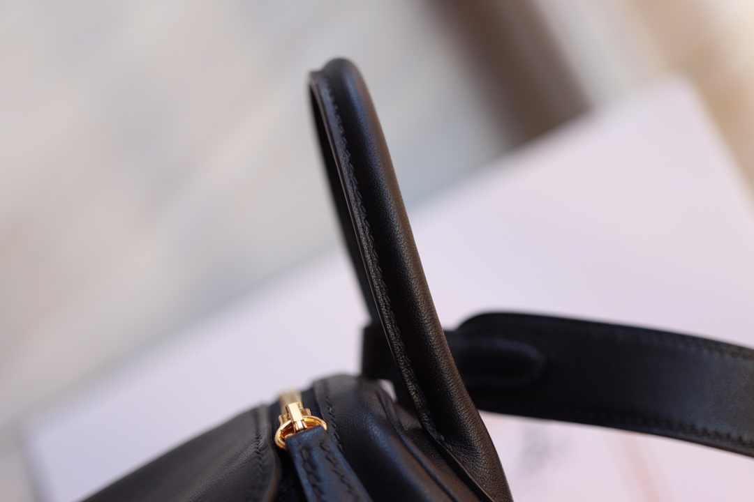 에르메스 미니 린디백19 블랙 금장 스위프트